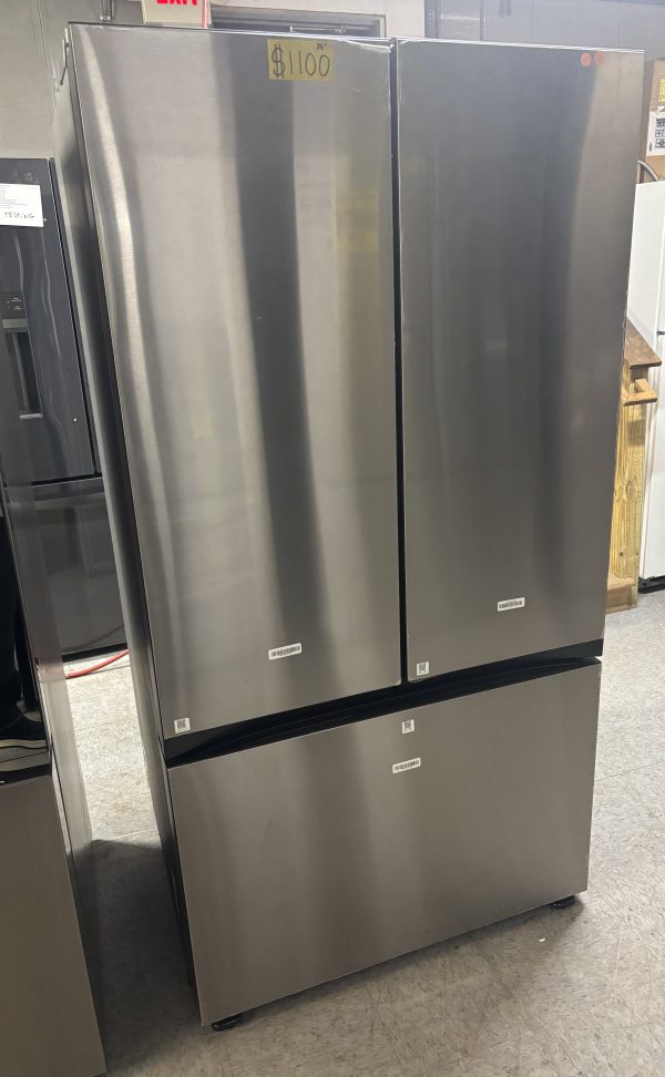 NEW scratch & dent Samsung Bespoke 3-Door French Door Refrigerator 30 Cu. ft RF30BB6200QL - Image 3