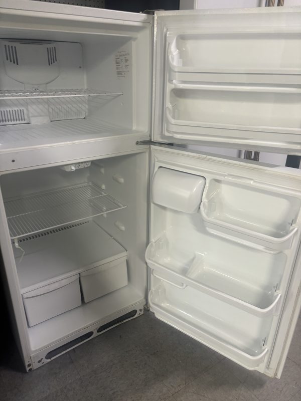 Frigidaire 14.8 cu. ft. 28" White Refrigerator - Image 2